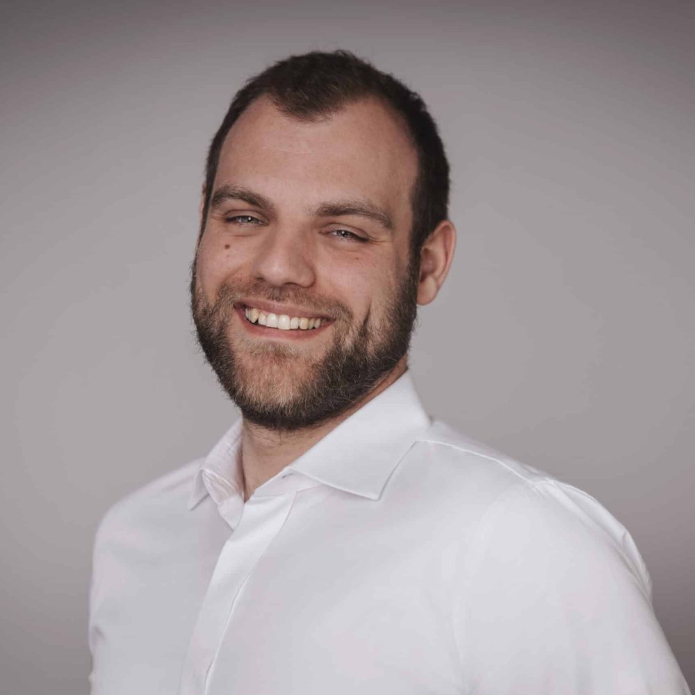 Daniel Simons